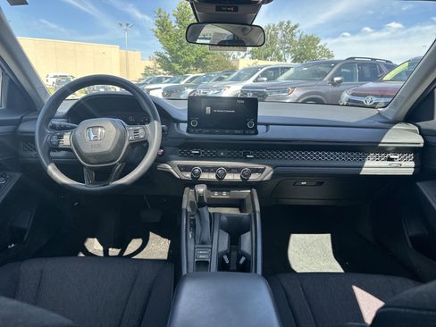Used 2023 Honda Accord EX image 19