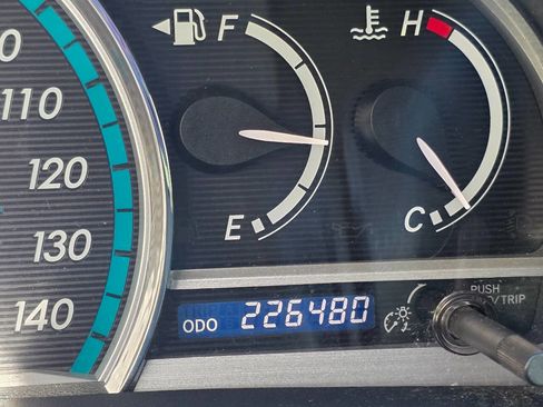 Used 2010 Toyota Venza image 16