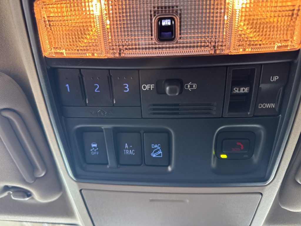 Used 2022 Toyota 4Runner Limited AWD/4WD image 33