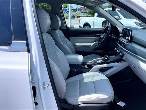 Used 2020 Kia Telluride S w/ S 8 Passenger Seating Package FWD image 28