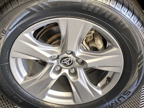 Used 2023 Toyota RAV4 LE AWD/4WD image 25