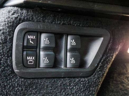 Used 2022 BMW X7 M50i w/ Dynamic Handling Package image 27