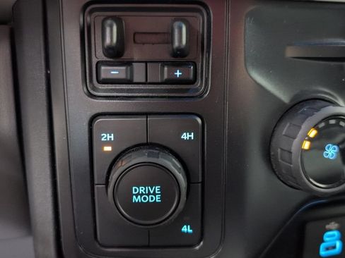Used 2025 Ford F250 XLT AWD/4WD image 15
