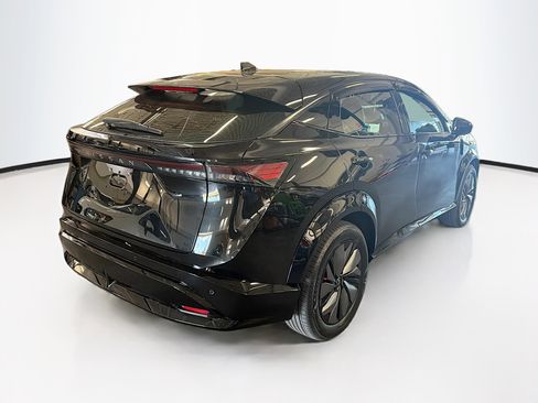 Used 2023 Nissan Ariya AWD image 9