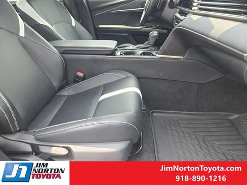 Used 2025 Toyota Camry SE w/ Multimedia Upgrade Package AWD/4WD image 16
