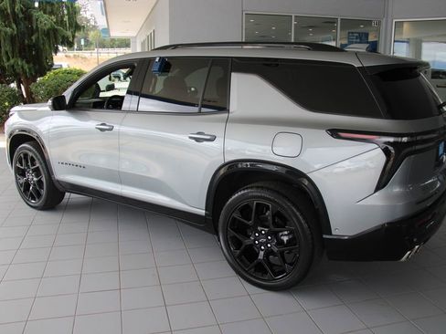 Certified 2024 Chevrolet Traverse RS image 33