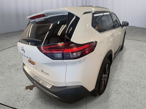 Used 2023 Nissan Rogue SL AWD/4WD image 5