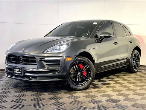 Certified 2024 Porsche Macan AWD/4WD image 1