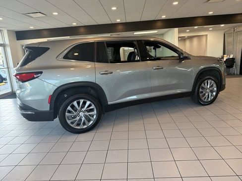 Certified 2026 Buick Enclave Preferred AWD/4WD image 2