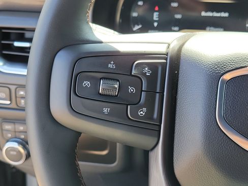 Used 2024 GMC Yukon AT4 AWD/4WD image 25