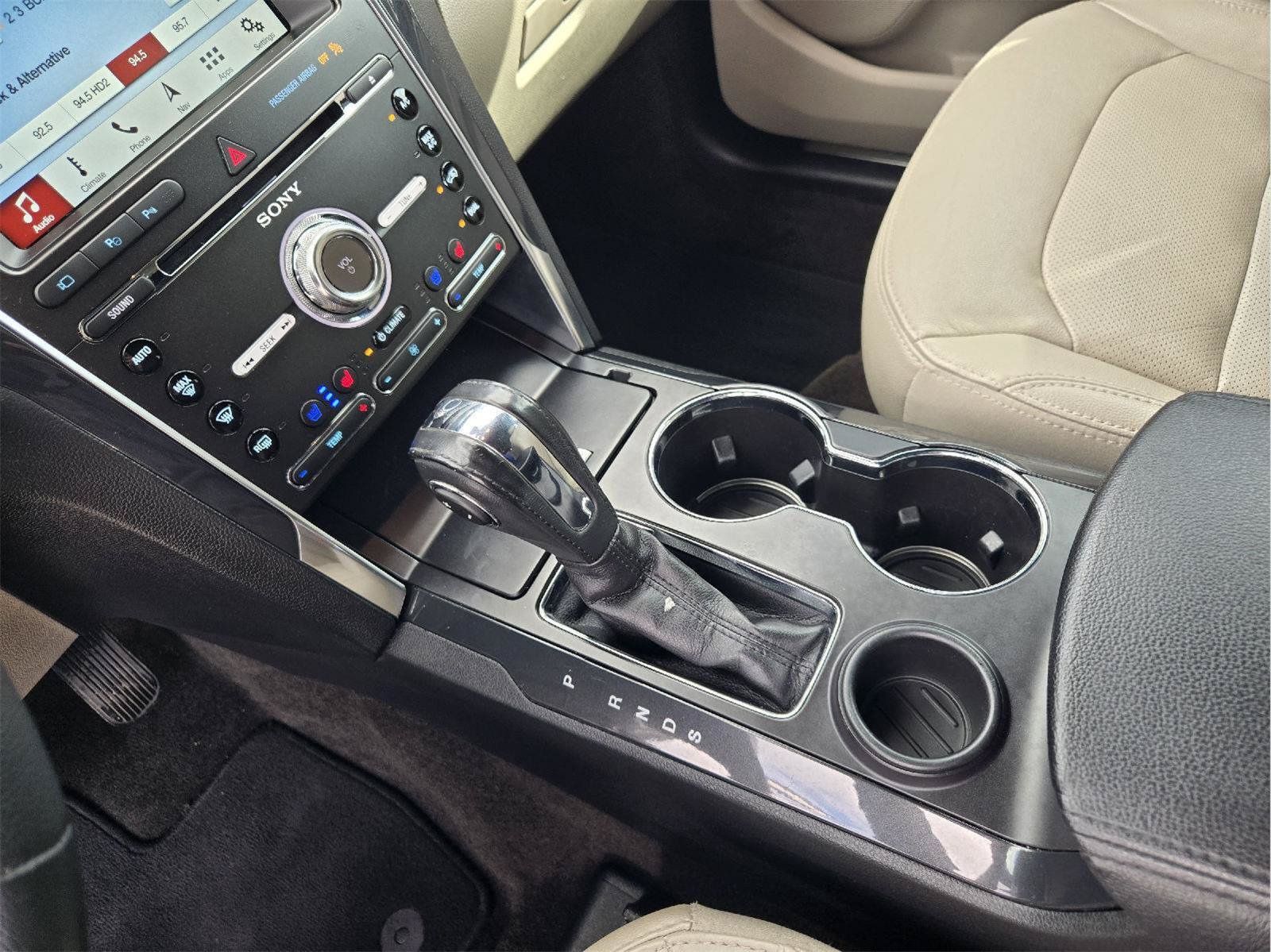 Used 2018 Ford Explorer Limited w/ Equipment Group 301A FWD image 17
