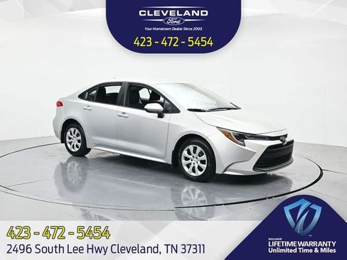 Used 2024 Toyota Corolla LE FWD image 1