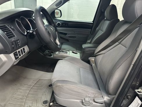 Used 2015 Toyota Tacoma 4x4 Double Cab w/ TRD Sport Package image 19