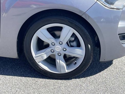 Used 2014 Hyundai Veloster image 10