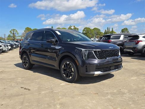 New 2026 Kia Sorento S image 2