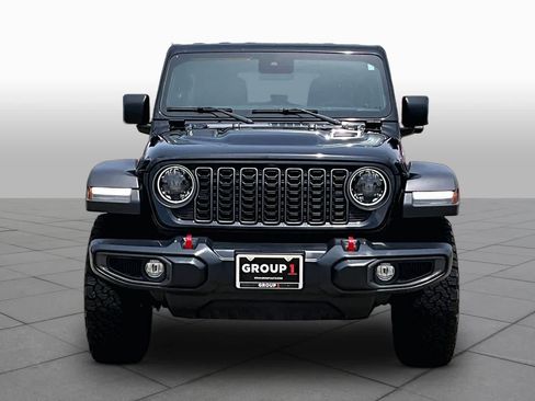 Used 2024 Jeep Wrangler Unlimited Rubicon w/ Convenience Group AWD/4WD image 4
