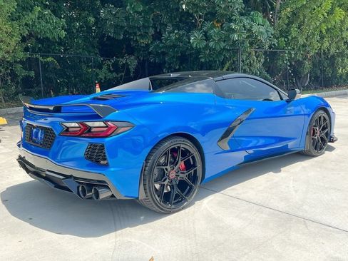 Used 2024 Chevrolet Corvette Stingray Premium Conv w/ Z51 Performance Package RWD image 7