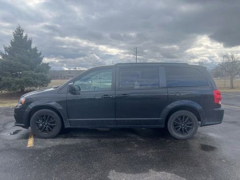 Used 2019 Dodge Grand Caravan GT image 2