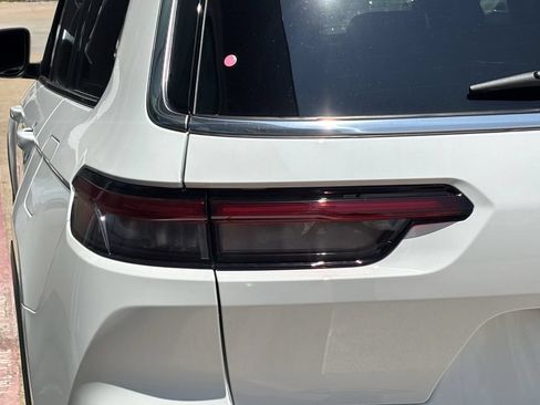 New 2026 Jeep Grand Cherokee L Laredo RWD image 5