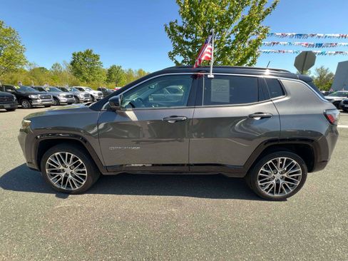 Used 2022 Jeep Compass Limited w/ Elite Group AWD/4WD image 5