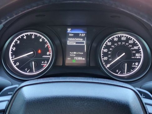Used 2022 Toyota Camry SE FWD image 14