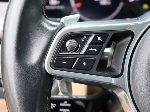 Used 2020 Porsche Cayenne image 15