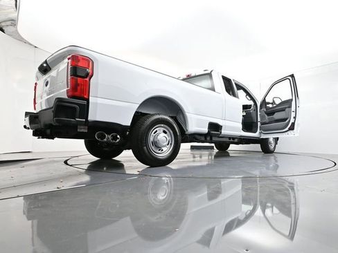 New 2026 Ford F350 XL w/ 360-Degree Camera Package RWD image 40