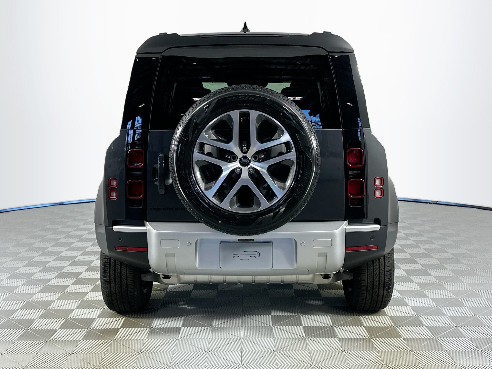 Certified 2025 Land Rover Defender 110 S AWD/4WD image 6
