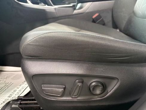 Used 2021 Toyota RAV4 XLE AWD/4WD image 10