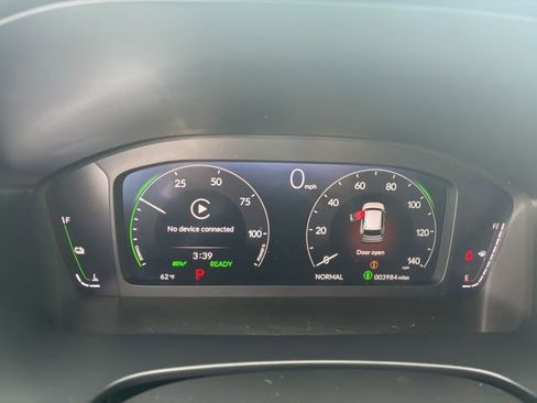 Used 2026 Honda CR-V TrailSport image 11