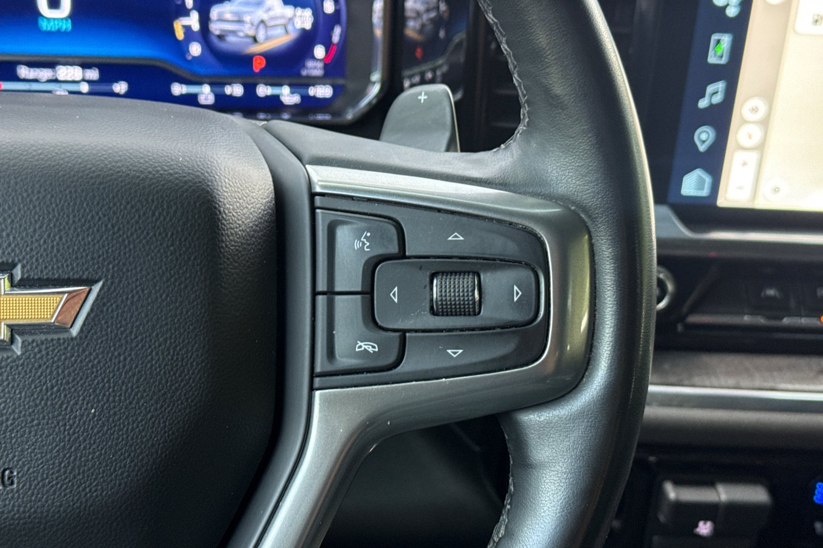 Used 2023 Chevrolet Silverado 1500 LTZ w/ LTZ Convenience Package II AWD/4WD image 30