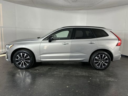 Used 2025 Volvo XC60 B5 Plus image 8