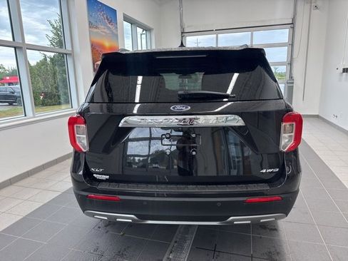 Certified 2022 Ford Explorer XLT w/ Equipment Group 202A image 4