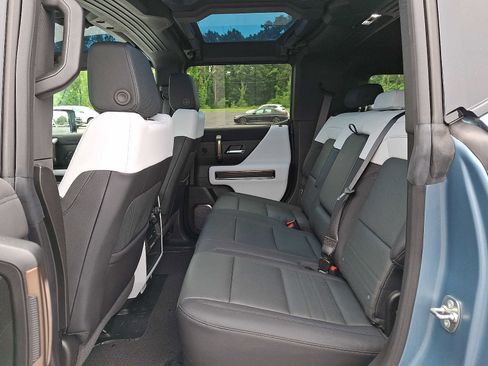 Used 2024 GMC Hummer EV 3X w/ Omega Edition AWD/4WD image 10