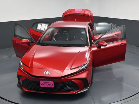 Used 2025 Toyota Camry SE FWD image 21