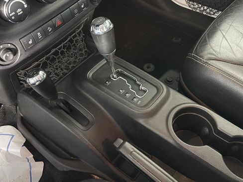 Used 2015 Jeep Wrangler Unlimited Sahara w/ Dual Top Group image 32