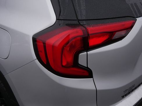 Used 2020 GMC Terrain SLT w/ Preferred Package image 17