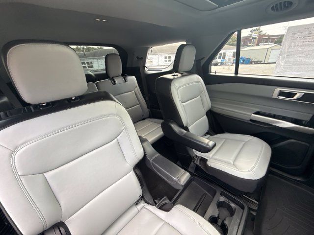 Used 2021 Ford Explorer XLT w/ Equipment Group 202A AWD/4WD image 15