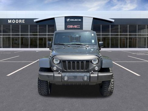 Used 2018 Jeep Wrangler Unlimited Sahara w/ Connectivity Group AWD/4WD image 8
