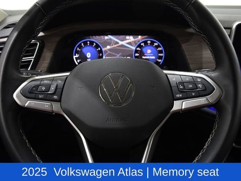 Used 2025 Volkswagen Atlas SEL AWD/4WD image 11