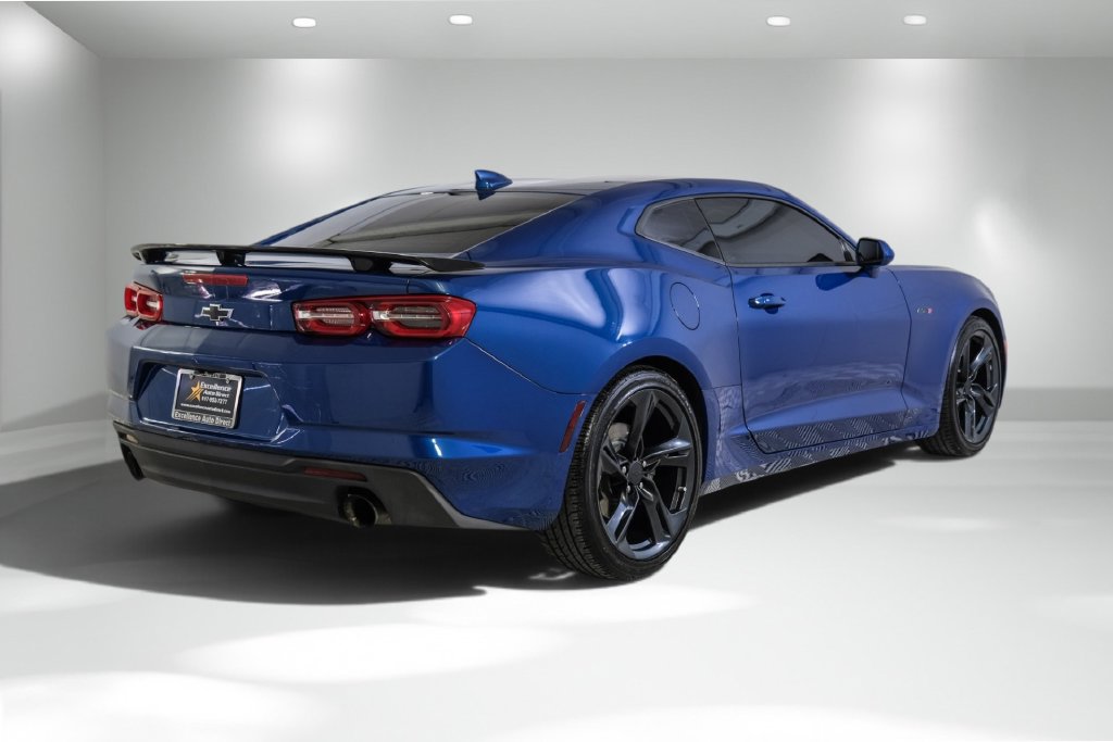 Used 2020 Chevrolet Camaro LT RWD image 6