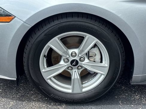 Used 2020 Ford Mustang Coupe RWD image 24