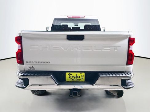 Used 2024 Chevrolet Silverado 3500 LT AWD/4WD image 7