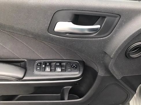 Used 2019 Dodge Charger SXT AWD/4WD image 13