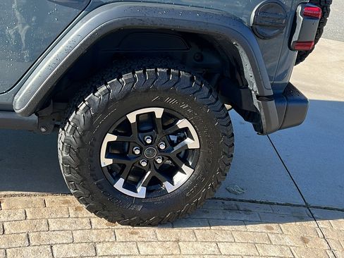 Used 2025 Jeep Wrangler Unlimited Rubicon 4xe w/ Convenience Group image 12