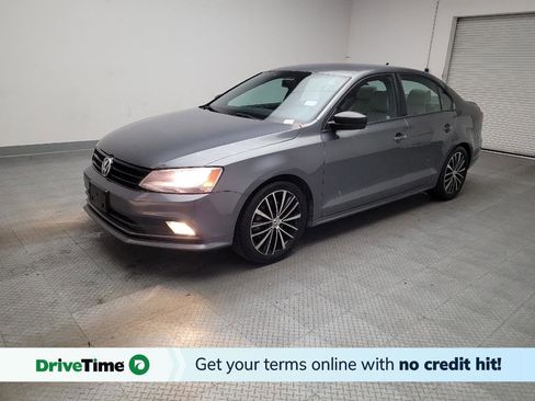 Used 2016 Volkswagen Jetta Sport image 1