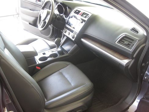 Used 2017 Subaru Outback 2.5i Limited AWD/4WD image 36