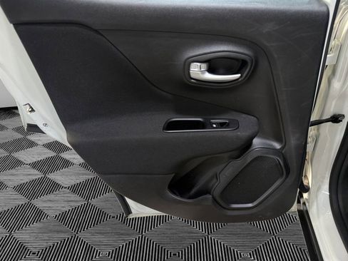 Used 2020 Jeep Renegade Sport image 18