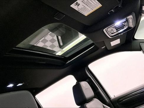 Used 2025 GMC Sierra 2500 AT4 w/ AT4 Premium Plus Package image 21