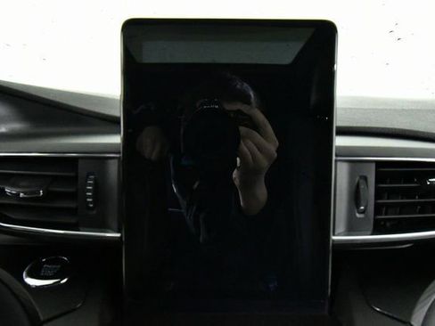 Used 2020 Ford Explorer ST w/ Premium Technology Package image 4